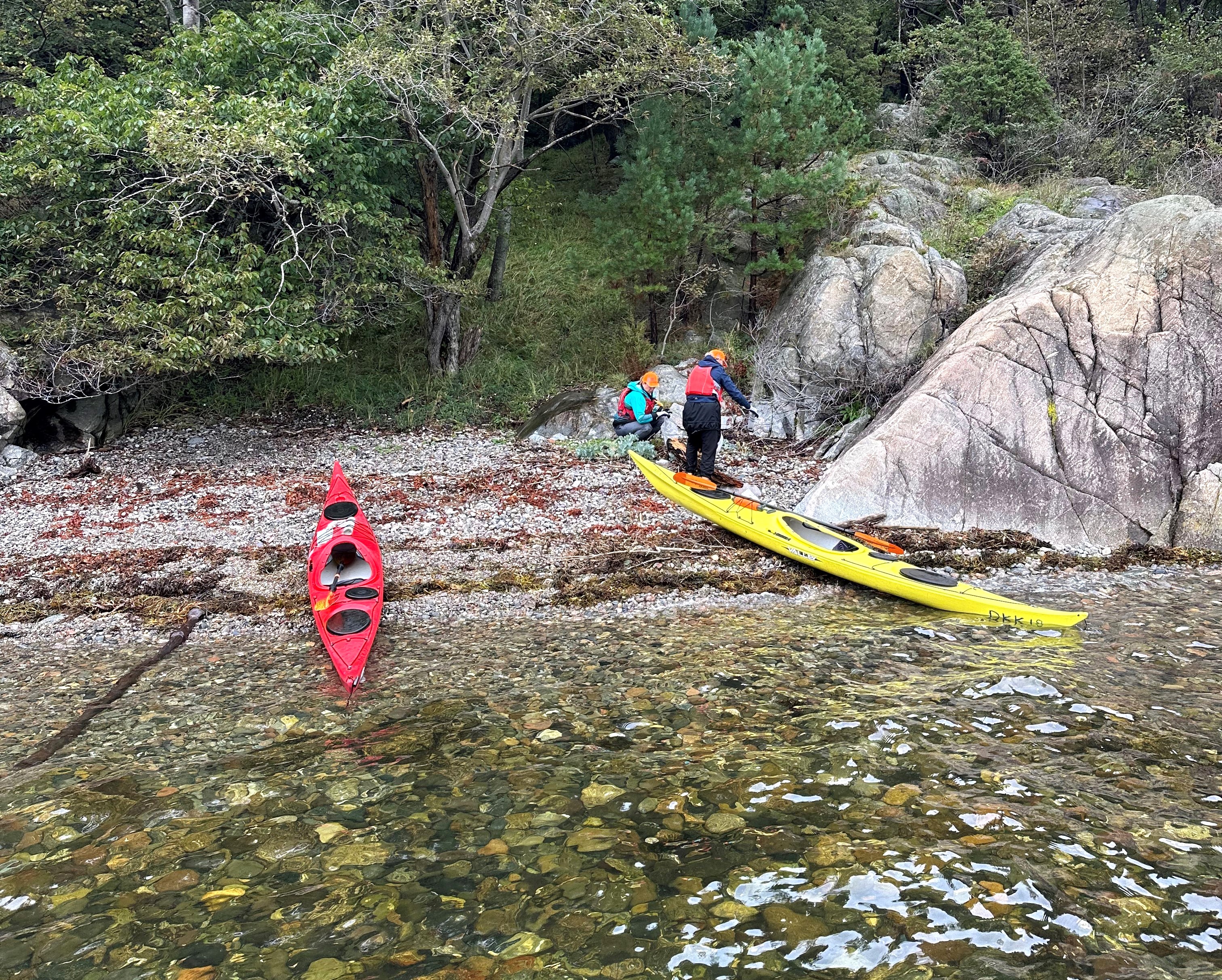 DKK Sammen for havet kajakker på stranda Foto: Bjørn Heidenstrøm